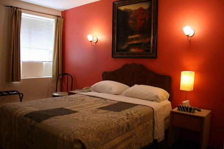 Hôtel pas cher, Brossard